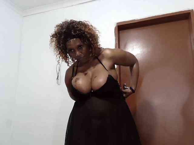 Model: CreamyBum