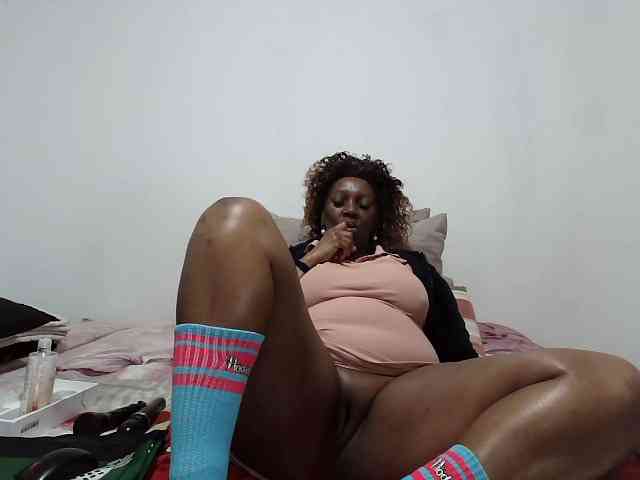 CreamyBum webcam
