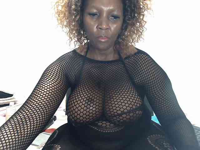 Model: CreamyBum