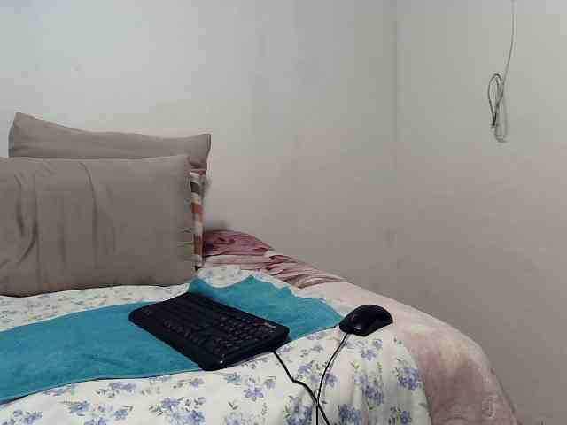 CreamyBum webcam