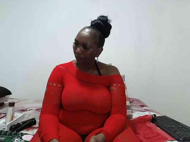 CreamyBum webcam