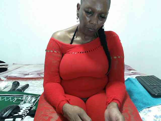 Model: CreamyBum
