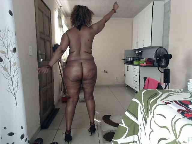CreamyBum webcam