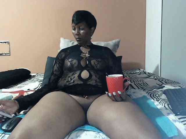 Model: CreamyBum