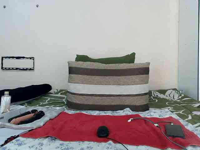 CreamyBum webcam