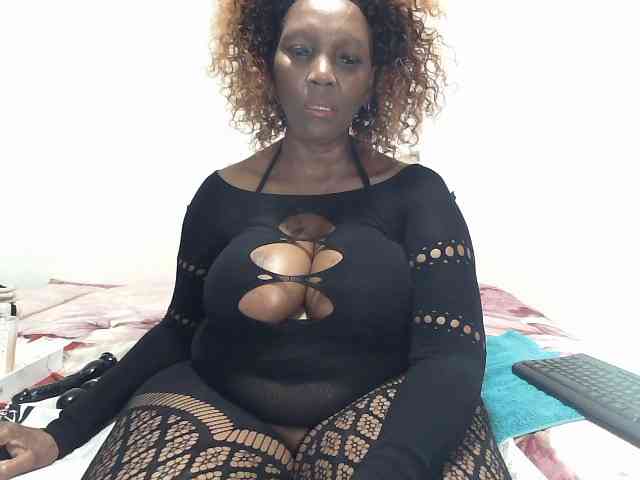 Model: CreamyBum