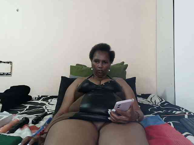 CreamyBum webcam