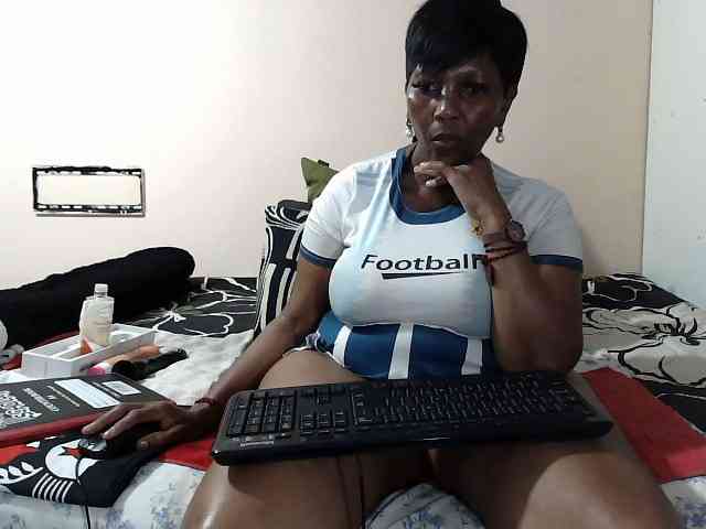 Model: CreamyBum
