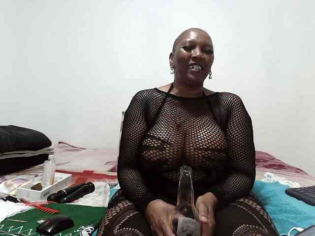Model: CreamyBum