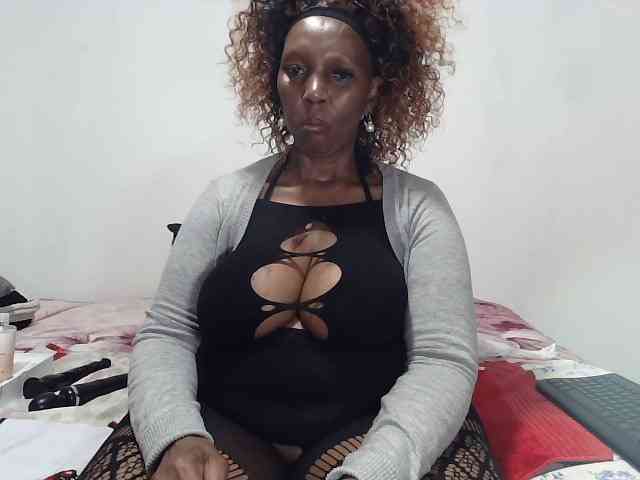 Model: CreamyBum