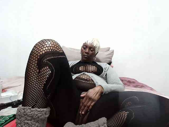 Model: CreamyBum