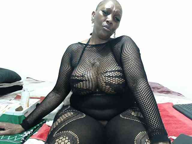 CreamyBum webcam