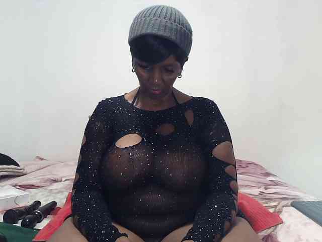 Model: CreamyBum