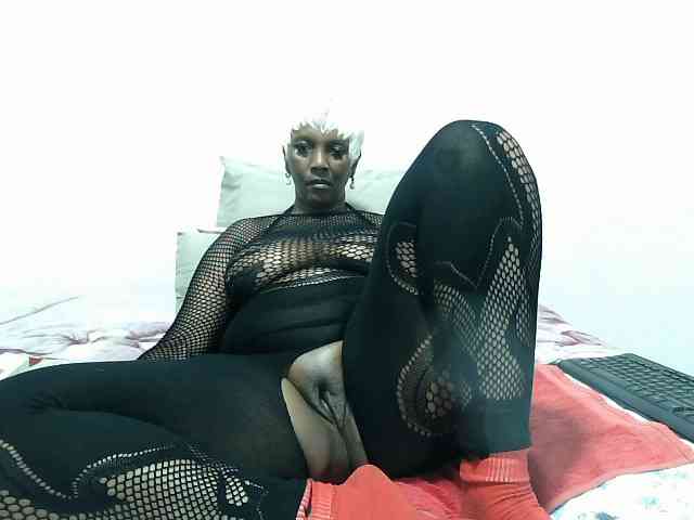 Model: CreamyBum