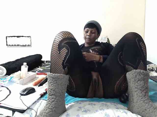 Model: CreamyBum