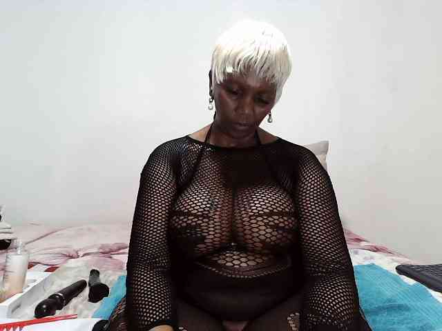 Model: CreamyBum