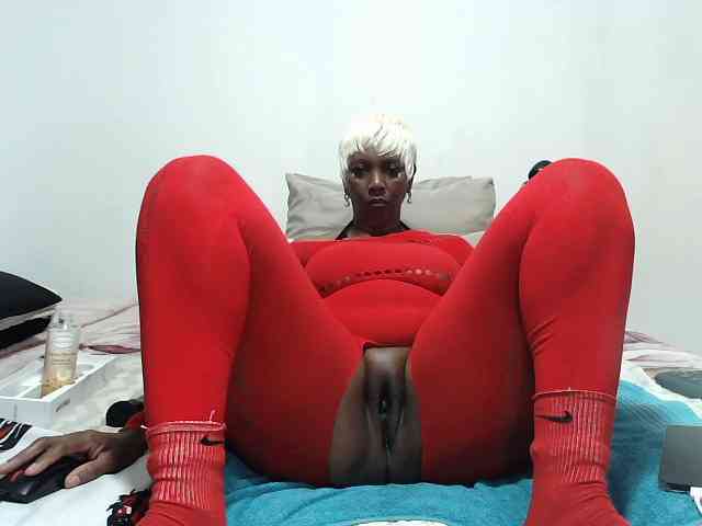 CreamyBum webcam