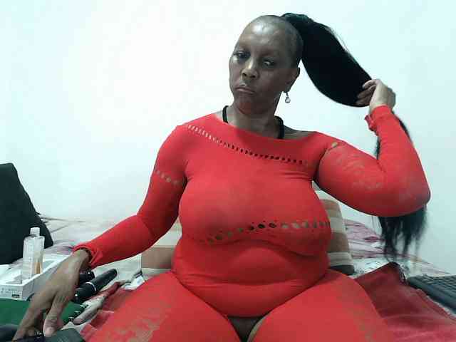 CreamyBum webcam