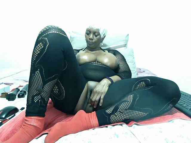 Model: CreamyBum