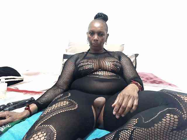CreamyBum webcam