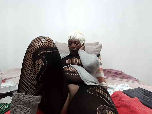 Model: CreamyBum