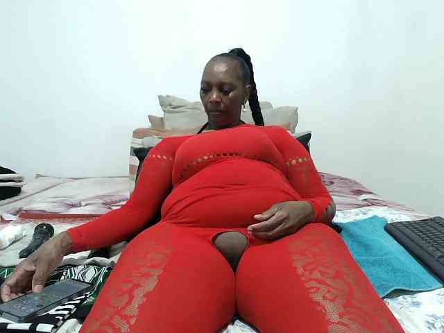Model: CreamyBum