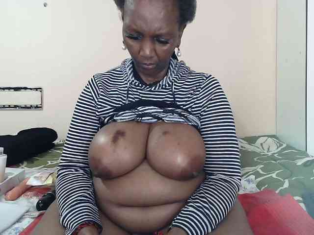 Model: CreamyBum
