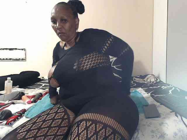 CreamyBum webcam