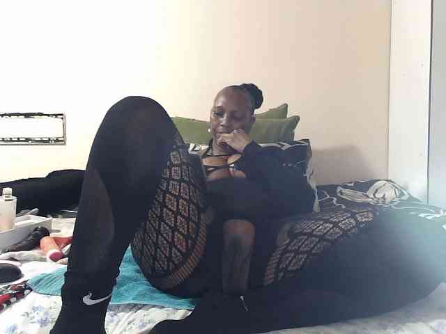 CreamyBum webcam