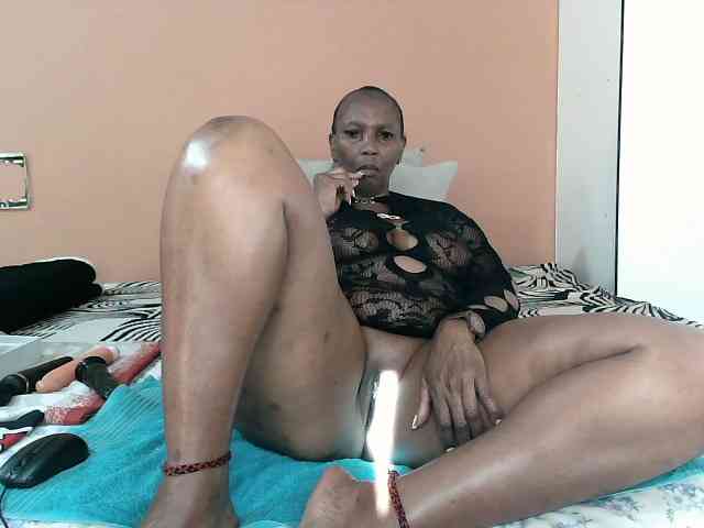 Model: CreamyBum