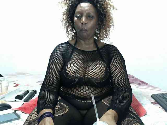 Model: CreamyBum