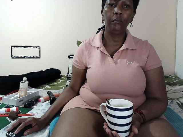 Model: CreamyBum