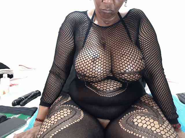 Model: CreamyBum