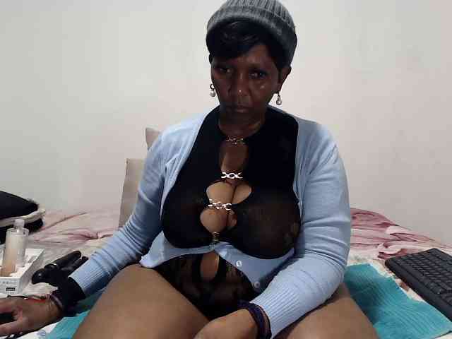 Model: CreamyBum