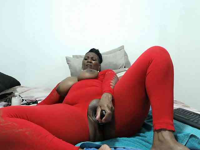 CreamyBum webcam