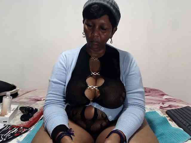 Model: CreamyBum