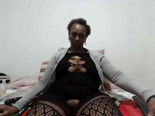 CreamyBum webcam