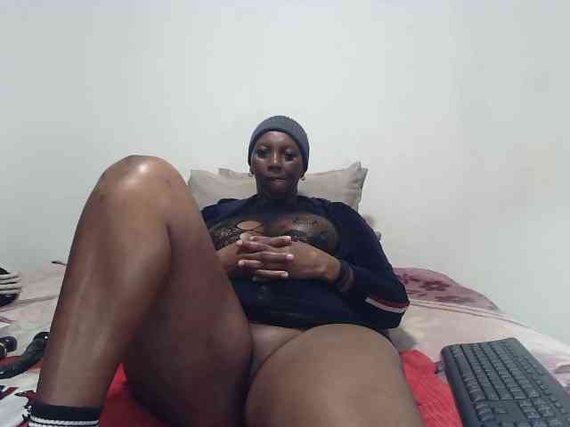 Model: CreamyBum
