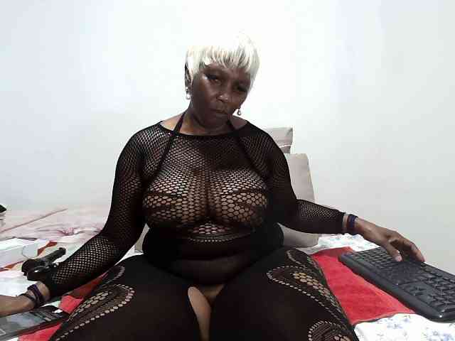 Model: CreamyBum