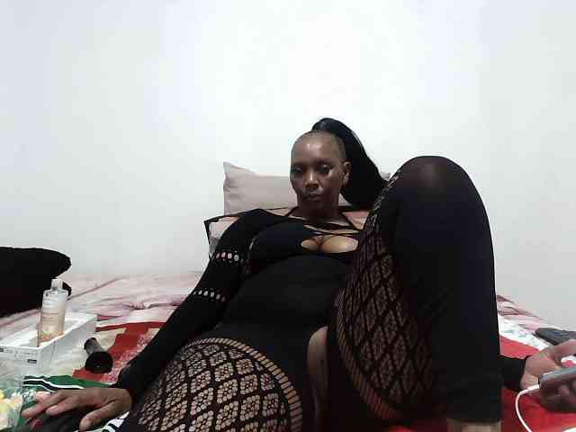 CreamyBum webcam