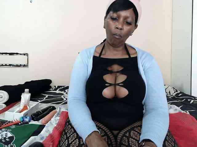 CreamyBum webcam