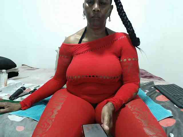 CreamyBum webcam