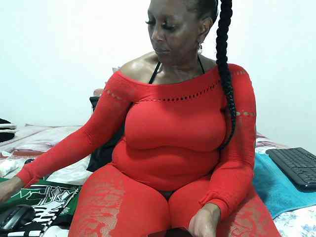Model: CreamyBum