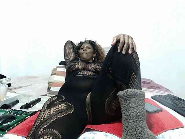 Model: CreamyBum