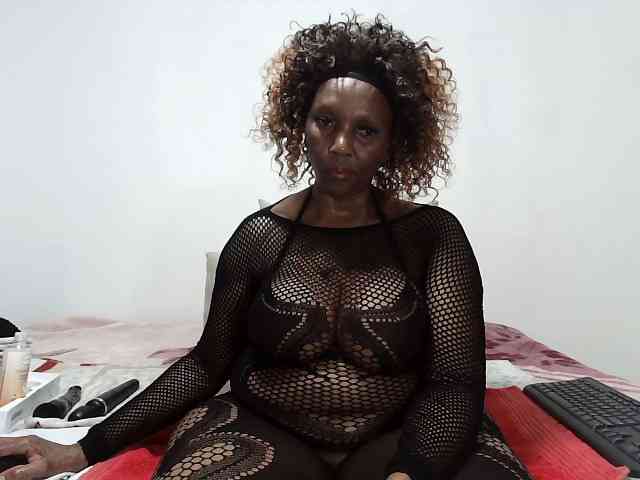 Model: CreamyBum