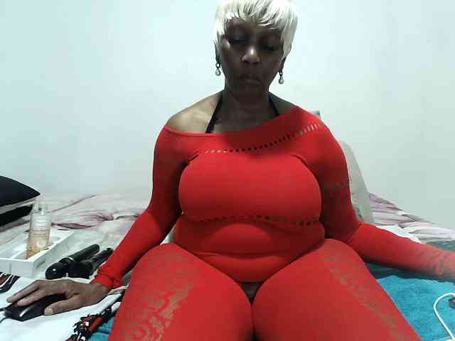 Model: CreamyBum