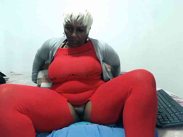Model: CreamyBum