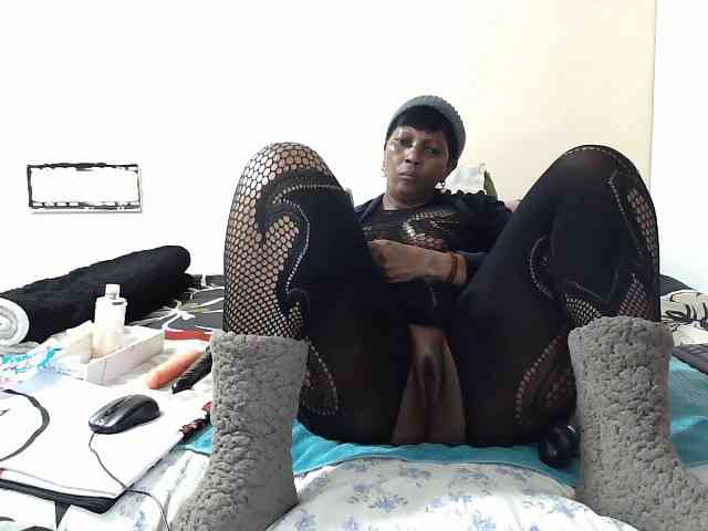 Model: CreamyBum