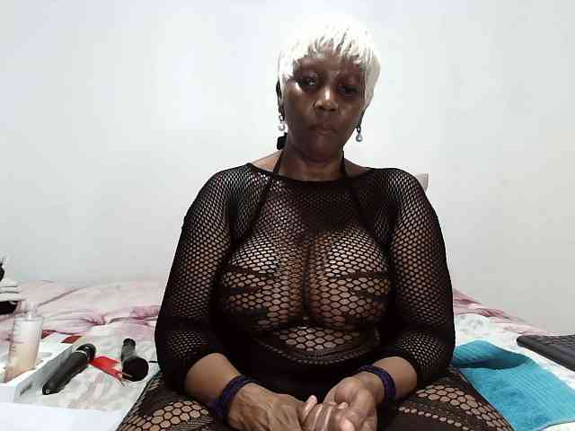 CreamyBum webcam