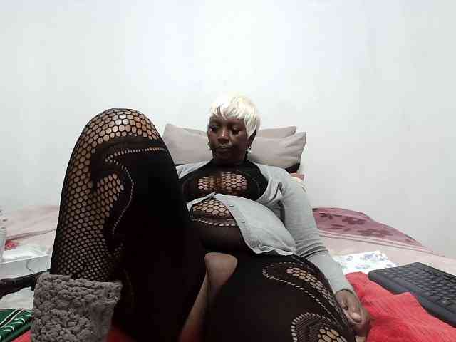 Model: CreamyBum